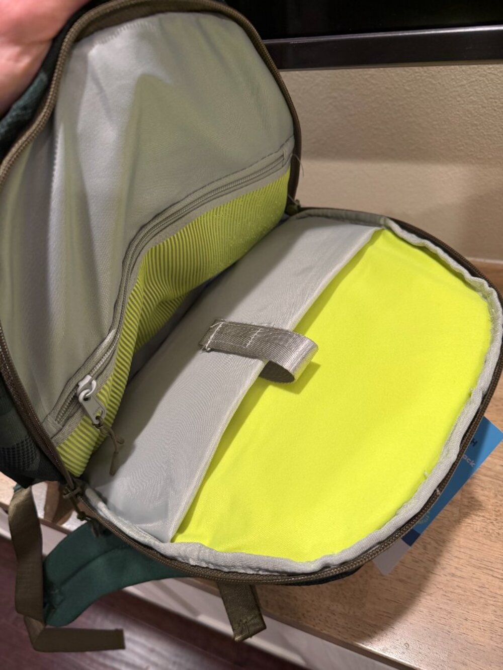 Target Ecotech Logan Camo Backpack NWT Laptop School Bag Green - Picture 6 of 9